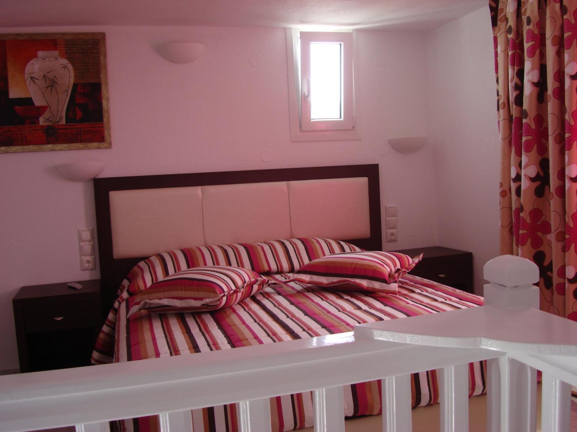 Elena Studios & Suites Ornos  Exteriér fotografie